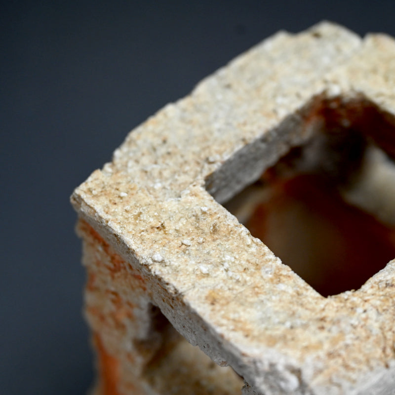 Shigaraki Square Vase ー藤本 秀 "信楽 古楼花生"