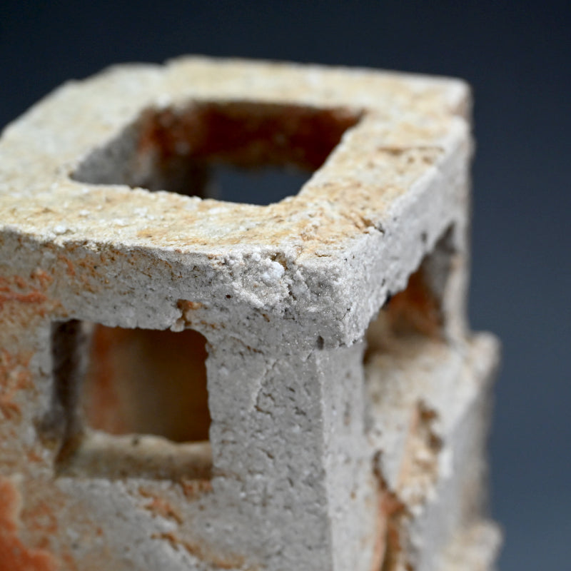 Shigaraki Square Vase ー藤本 秀 "信楽 古楼花生"