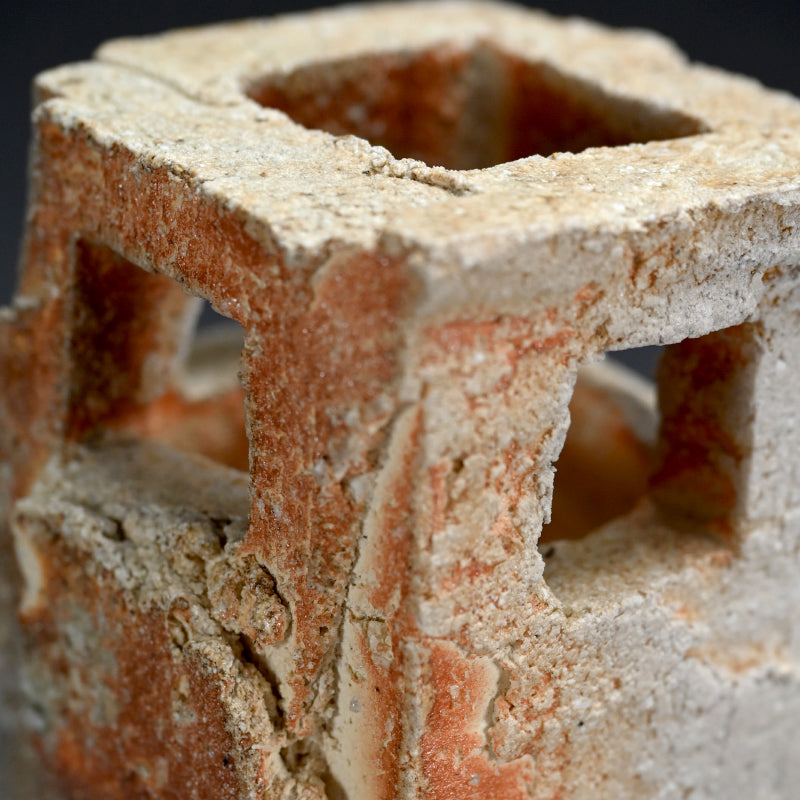 Shigaraki Square Vase ー藤本 秀 "信楽 古楼花生"