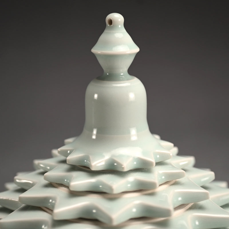 Star Like Tsuri-koro Hanging Censer ―"青白磁 可変香炉"