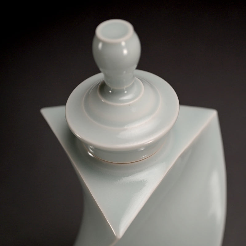 Pair Mentori Covered Vases ー"青白磁 対面取蓋物"