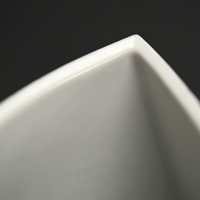 Ceramic Vase ー長江 重和 "平行四辺形からのかたち"