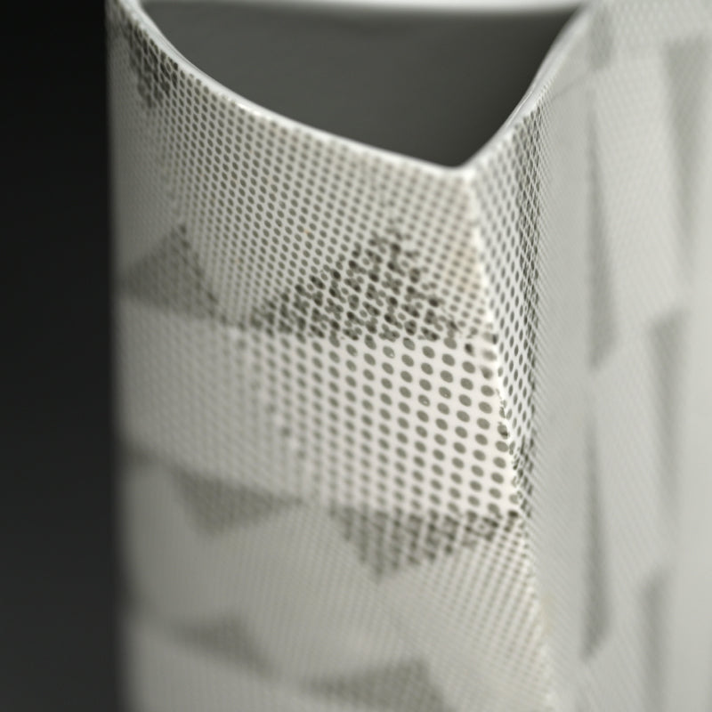 Ceramic Vase ー長江 重和 "平行四辺形からのかたち"