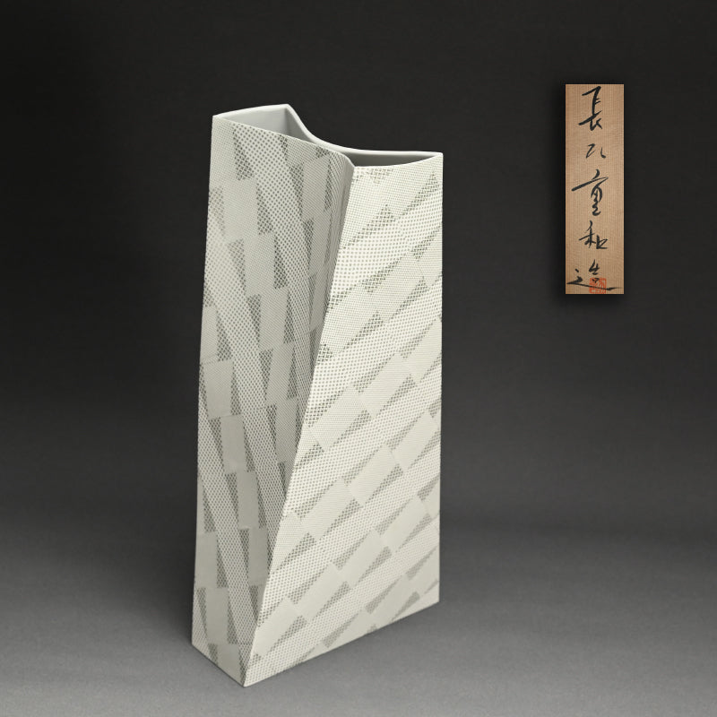 Ceramic Vase ー長江 重和 "平行四辺形からのかたち"