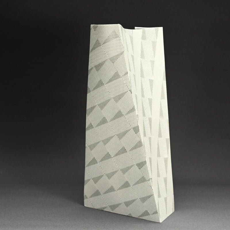 Ceramic Vase ー長江 重和 "平行四辺形からのかたち"