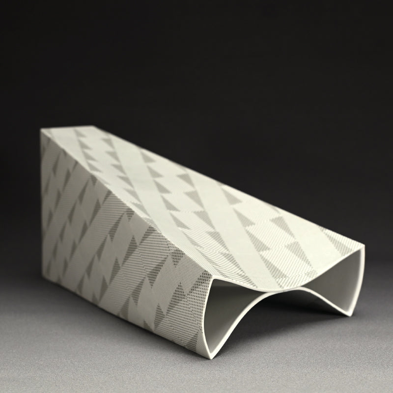 Ceramic Vase ー長江 重和 "平行四辺形からのかたち"