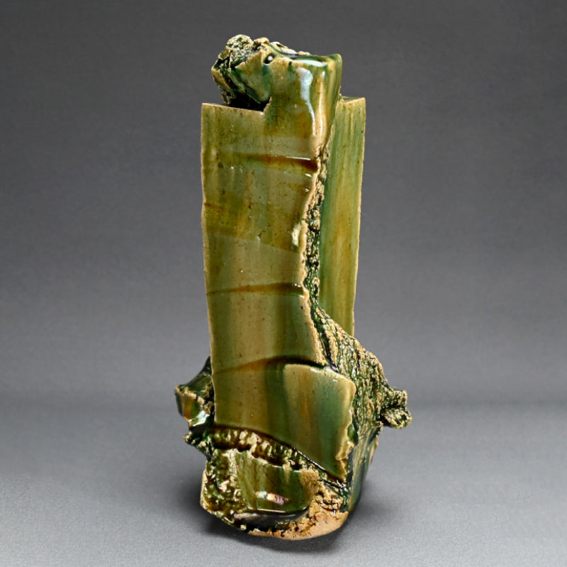 Oribe hanaire ー東田 茂正 "織部花入"