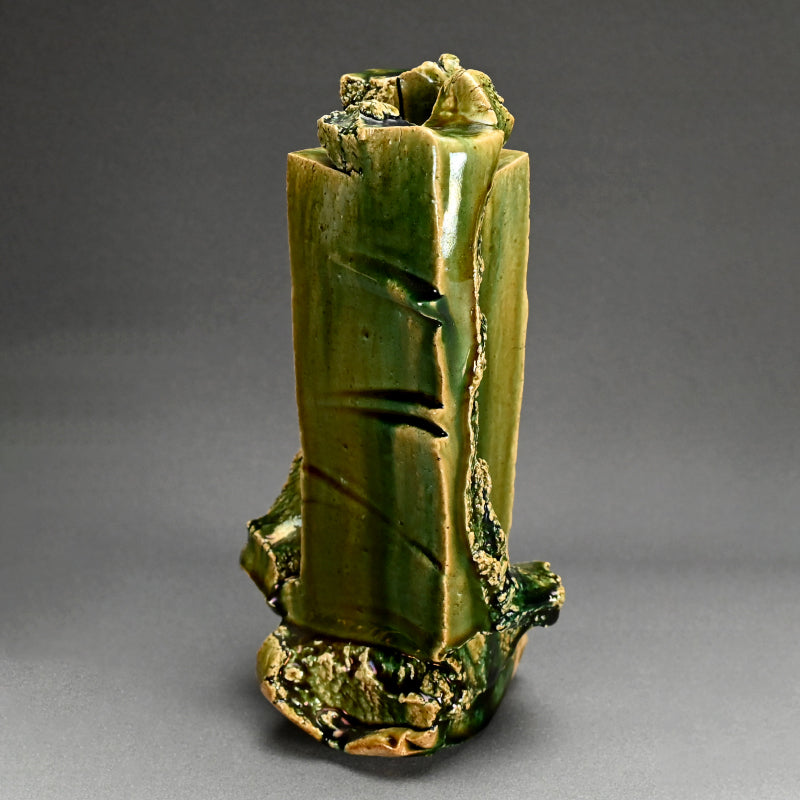 Oribe hanaire ー東田 茂正 "織部花入"