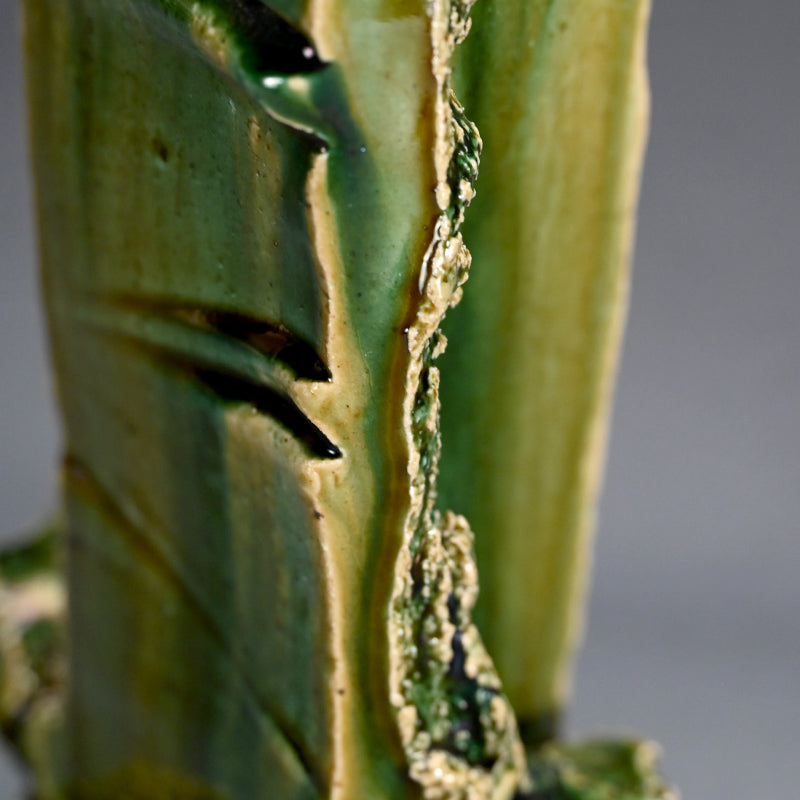 Oribe hanaire ー東田 茂正 "織部花入"