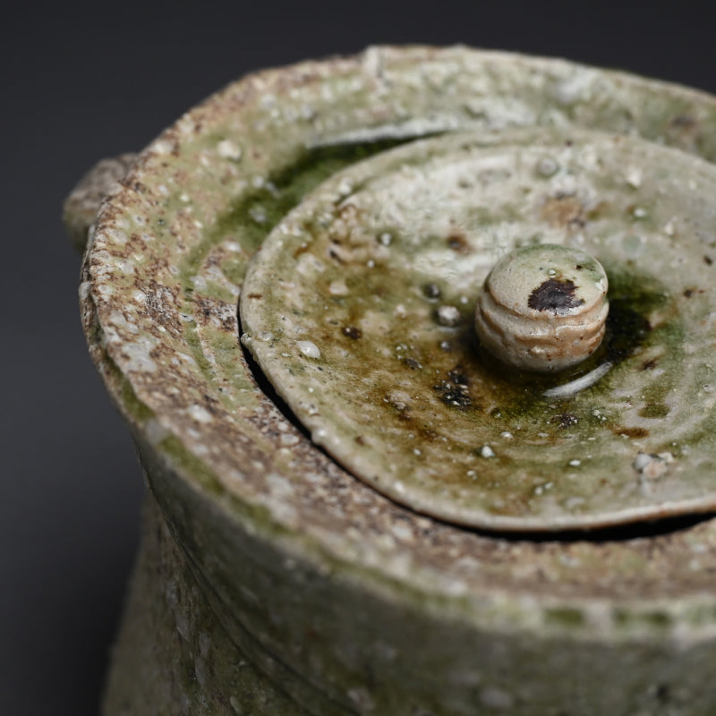 Ash Glazed Mizusashi ー辻村 史郎 "自然釉耳付水指"