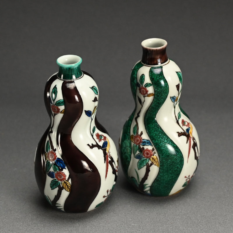 Kutani Porcelain. Tokkuri Sake Set B ー“瓢形徳利”