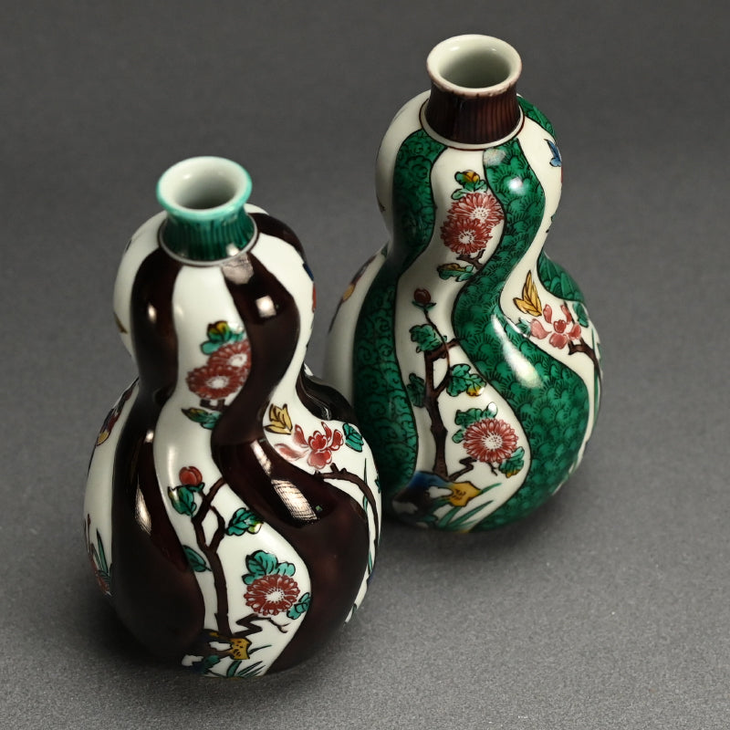Kutani Porcelain. Tokkuri Sake Set B ー“瓢形徳利”