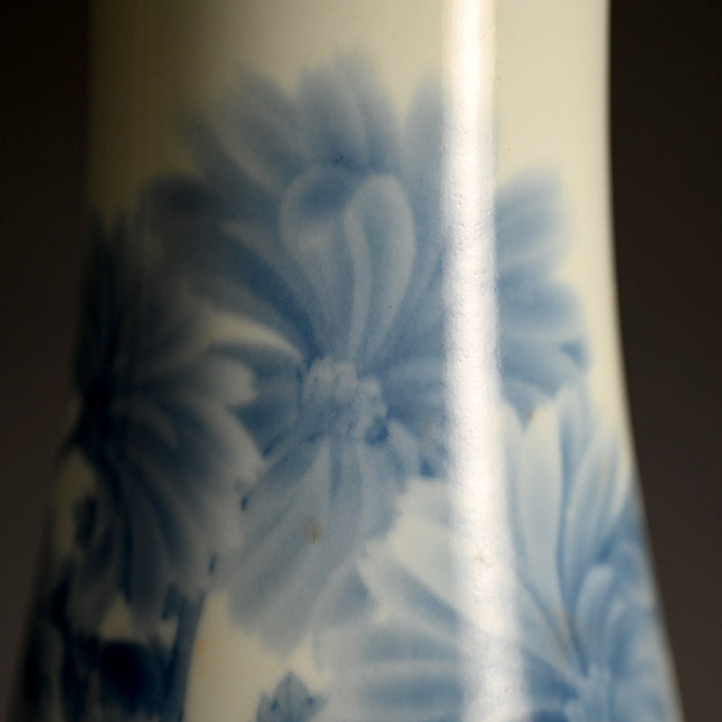 Porcelain Chrysanthemum Vase ー宮川 香山 "花瓶"