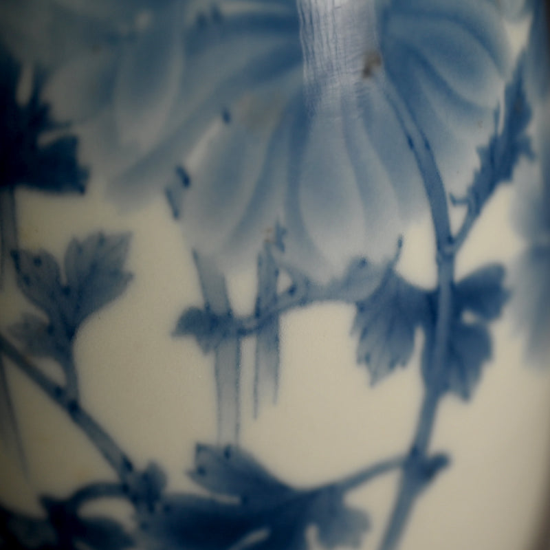 Porcelain Chrysanthemum Vase ー宮川 香山 "花瓶"