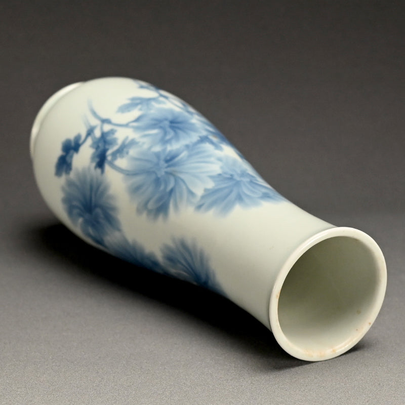 Porcelain Chrysanthemum Vase ー宮川 香山 "花瓶"