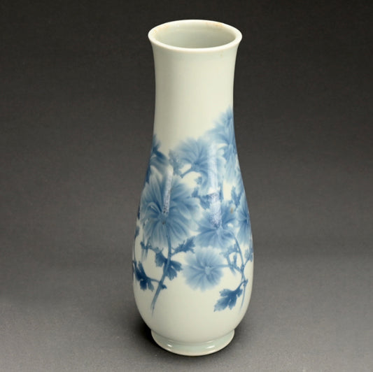 Porcelain Chrysanthemum Vase ー宮川 香山 "花瓶"