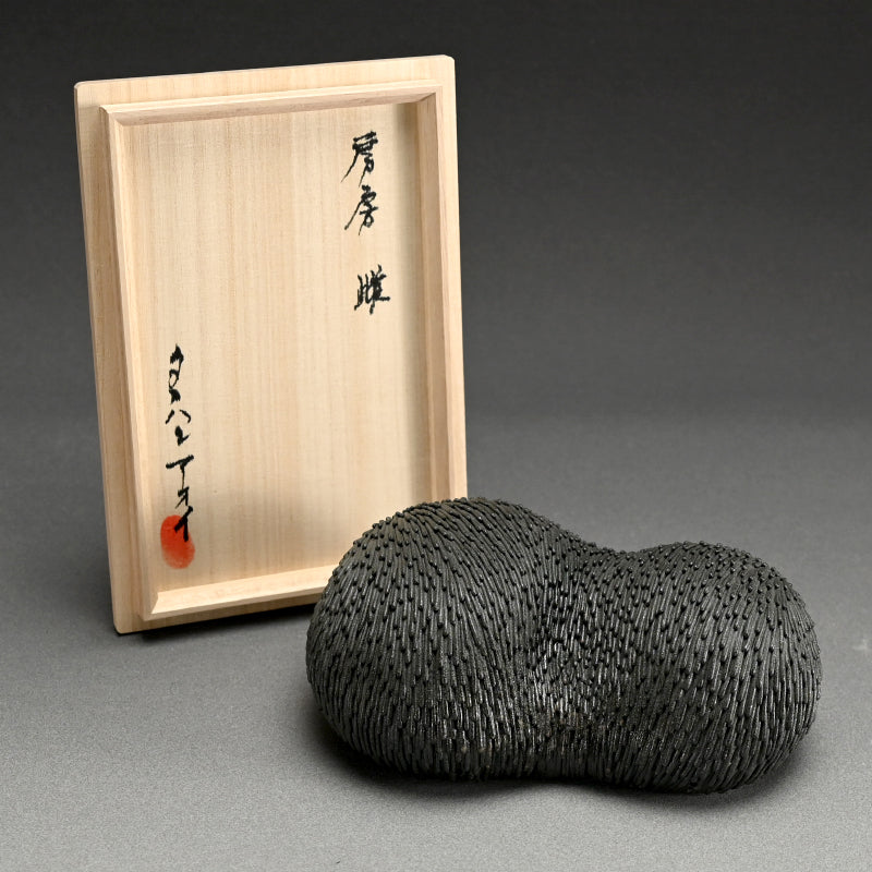 “FEMALE” Contemporary Ceramic Sculpture ータカハシ アオイ