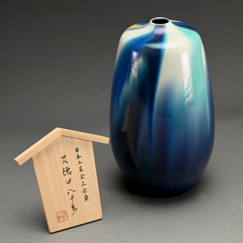 Vase by Important Female Potter ー四代 徳田 八十吉 “柳雨”