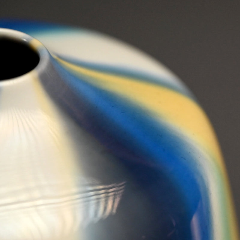 Vase by Important Female Potter ー四代 徳田 八十吉 “柳雨”