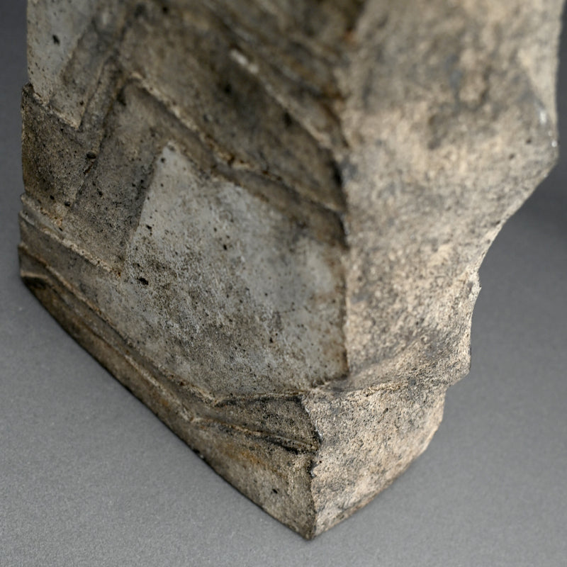 Tall Striated Vase ー佐藤 和彦 "石化瓷彫文壺”