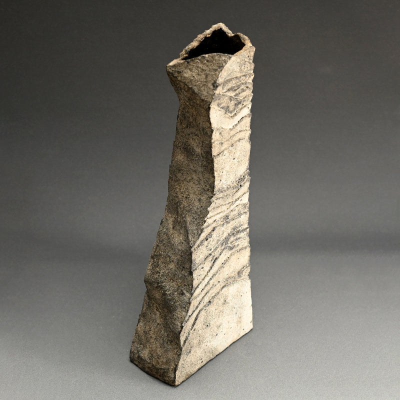 Tall Striated Vase ー佐藤 和彦 "石化瓷彫文壺”