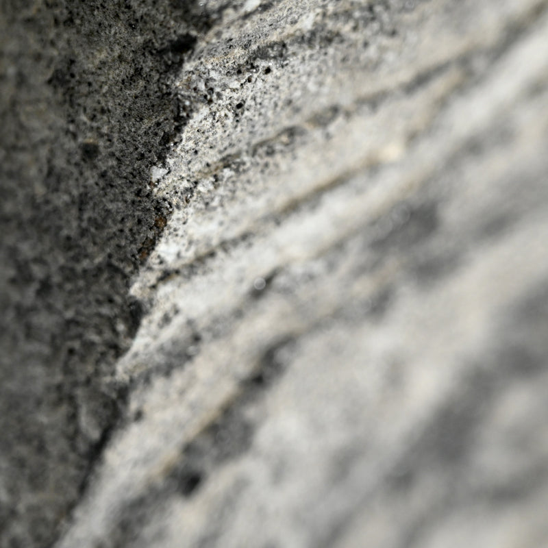 Tall Striated Vase ー佐藤 和彦 "石化瓷彫文壺”