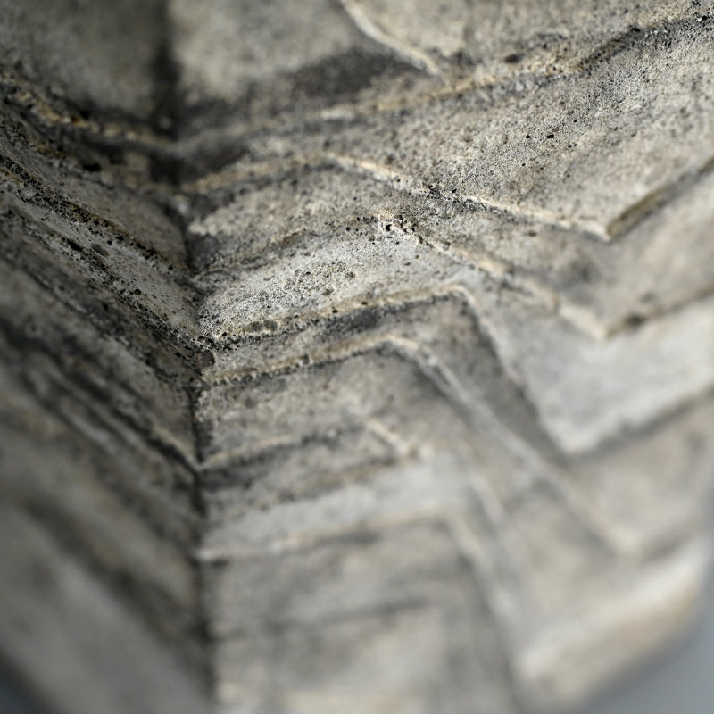 Tall Striated Vase ー佐藤 和彦 "石化瓷彫文壺”