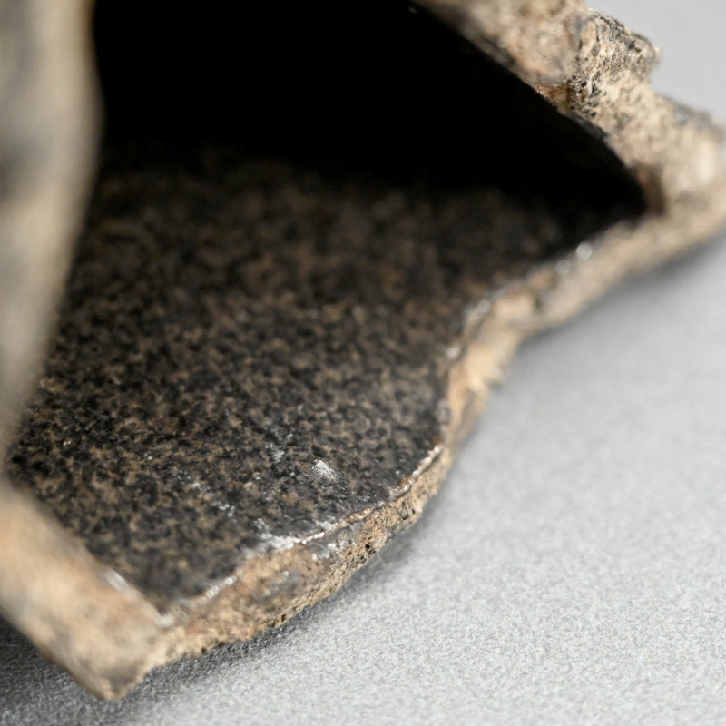 Tall Striated Vase ー佐藤 和彦 "石化瓷彫文壺”