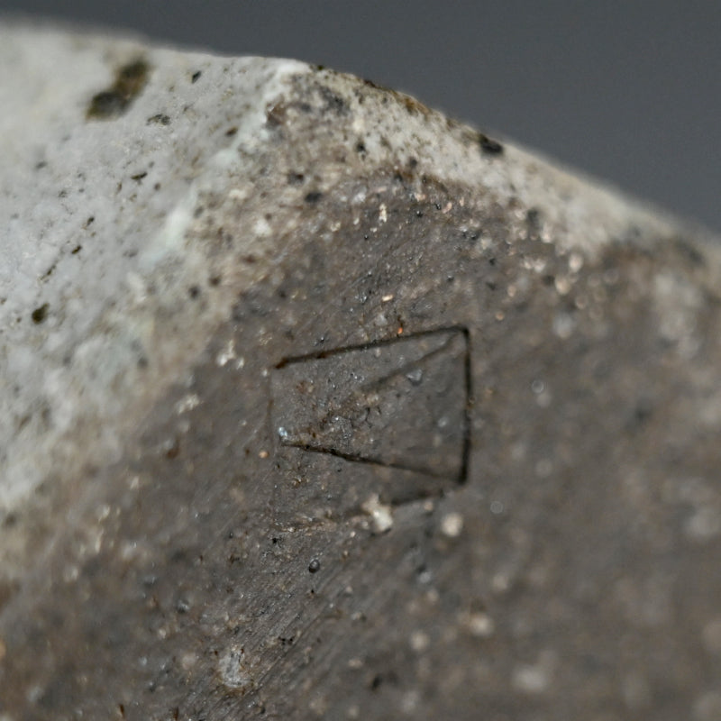 Tall Striated Vase ー佐藤 和彦 "石化瓷彫文壺”