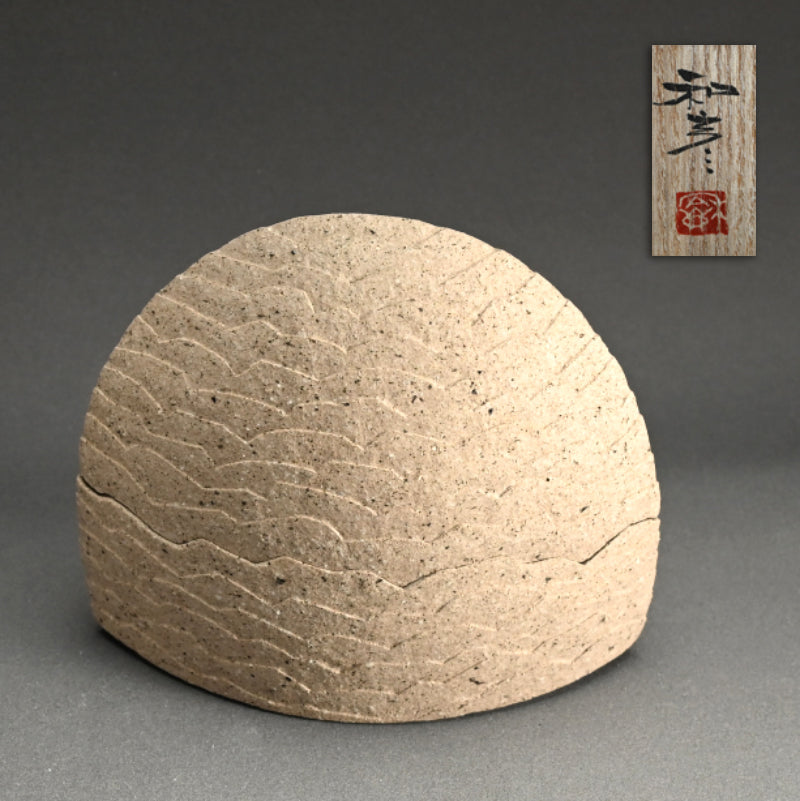 Covered Ceramic Box ー佐藤 和彦 “風化瓷彫文盦子”