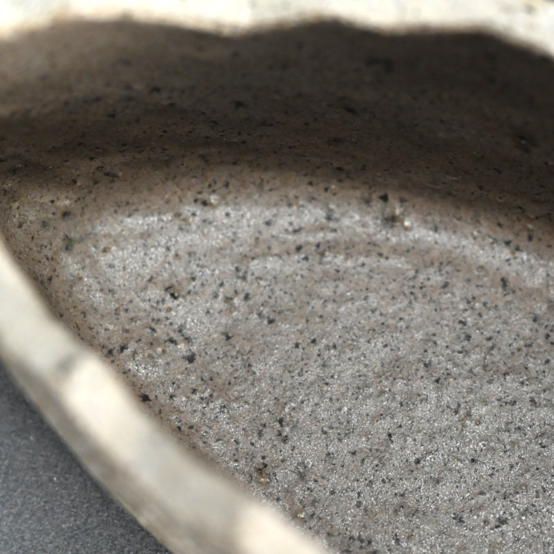 Covered Ceramic Box ー佐藤 和彦 “風化瓷彫文盦子”