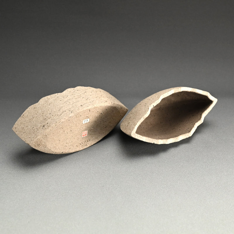 Covered Ceramic Box ー佐藤 和彦 “風化瓷彫文盦子”