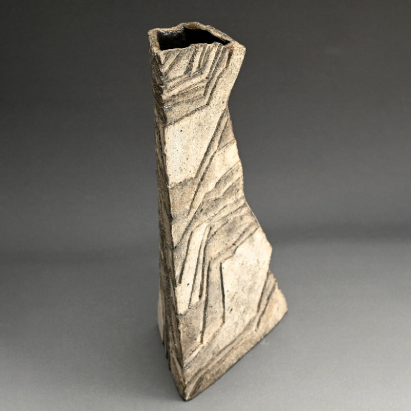 Tall Striated Vase ー佐藤 和彦 "石化瓷彫文壺”
