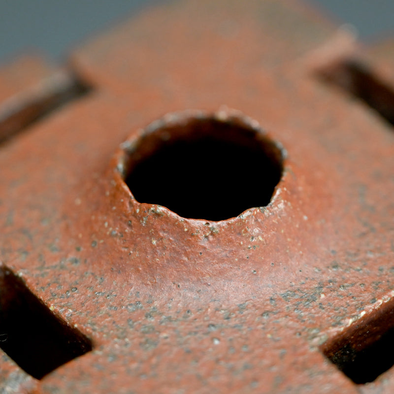 Modernist Vase ー熊倉 順吉 “鉄釉 方壺”