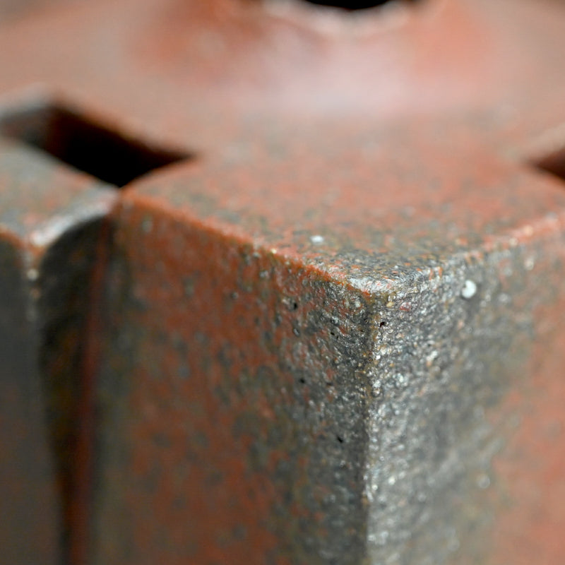 Modernist Vase ー熊倉 順吉 “鉄釉 方壺”