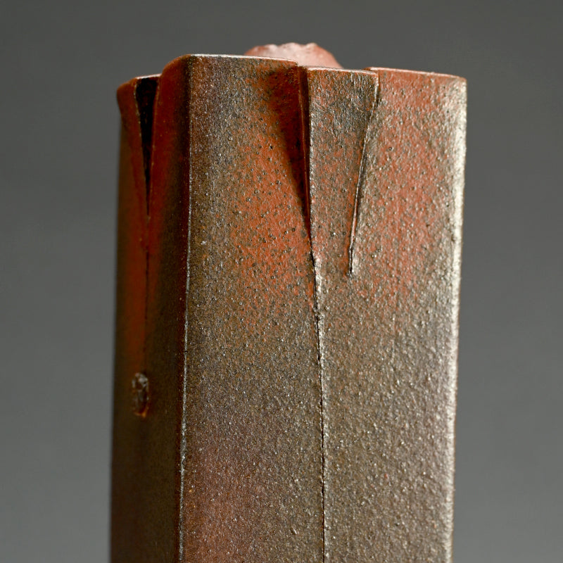Modernist Vase ー熊倉 順吉 “鉄釉 方壺”