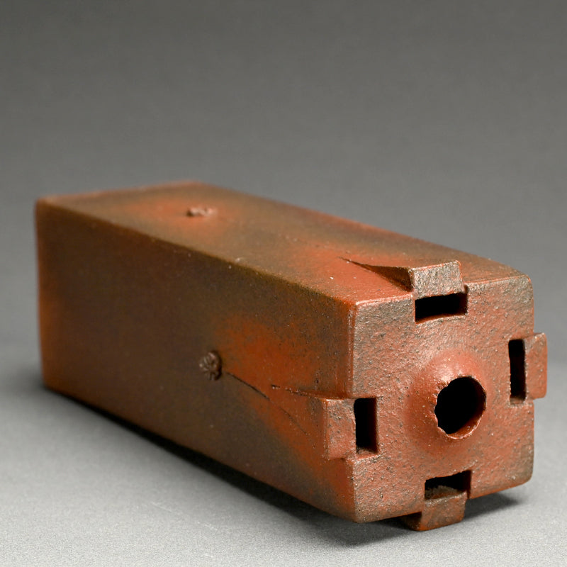 Modernist Vase ー熊倉 順吉 “鉄釉 方壺”