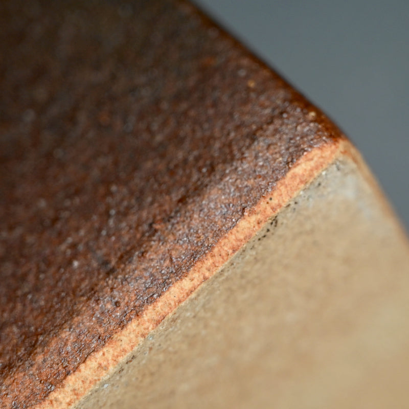 Modernist Vase ー熊倉 順吉 “鉄釉 方壺”