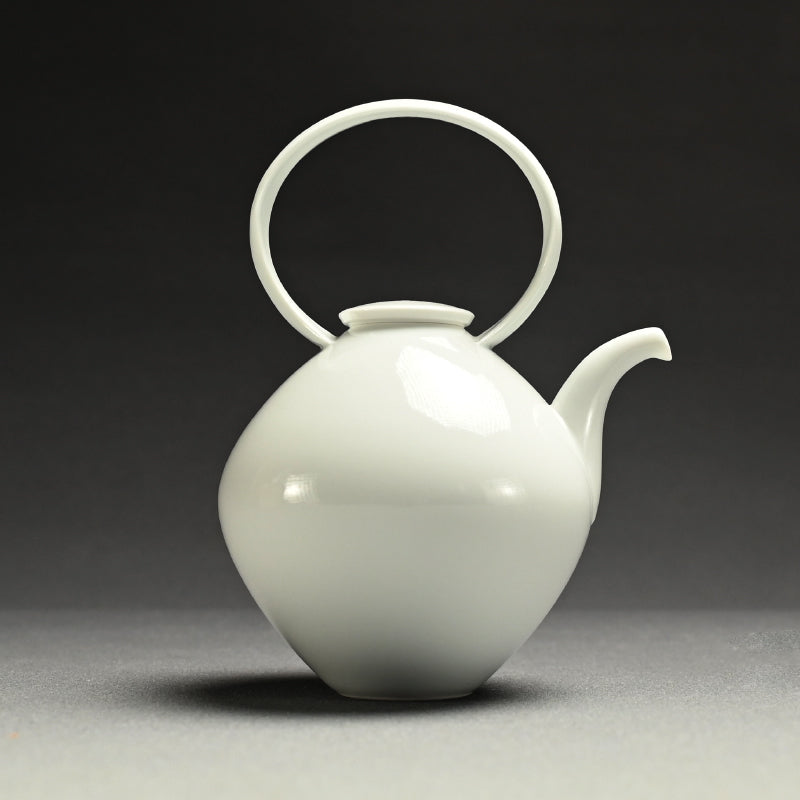 Exceptional Contemporary Porcelain Tea Pot ー宇佐美 賢祐 "土瓶”