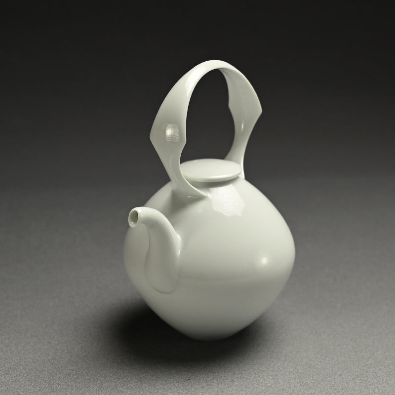 Exceptional Contemporary Porcelain Tea Pot ー宇佐美 賢祐 "土瓶”