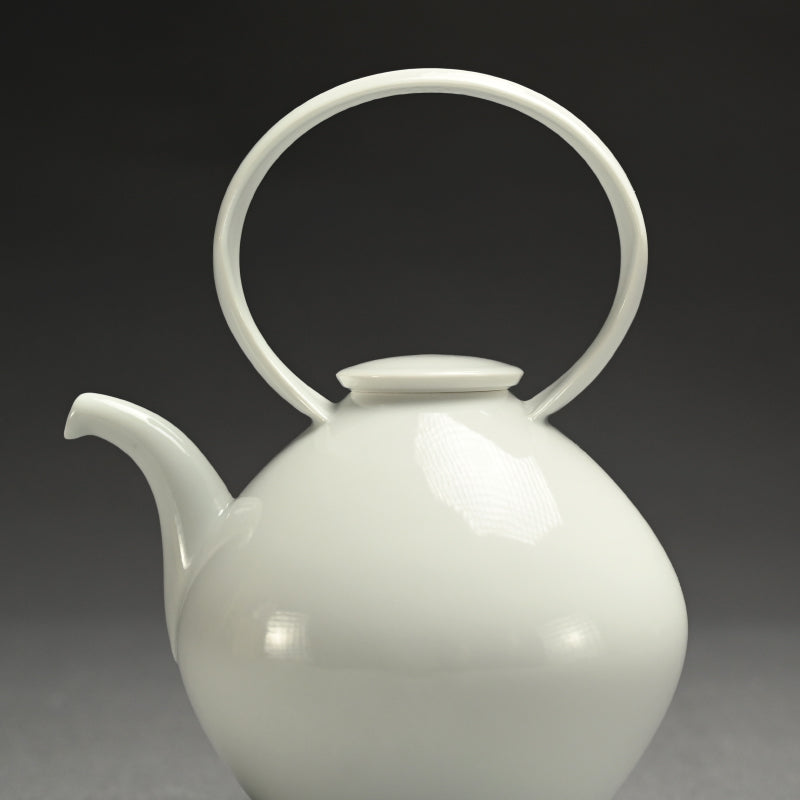 Exceptional Contemporary Porcelain Tea Pot ー宇佐美 賢祐 "土瓶”