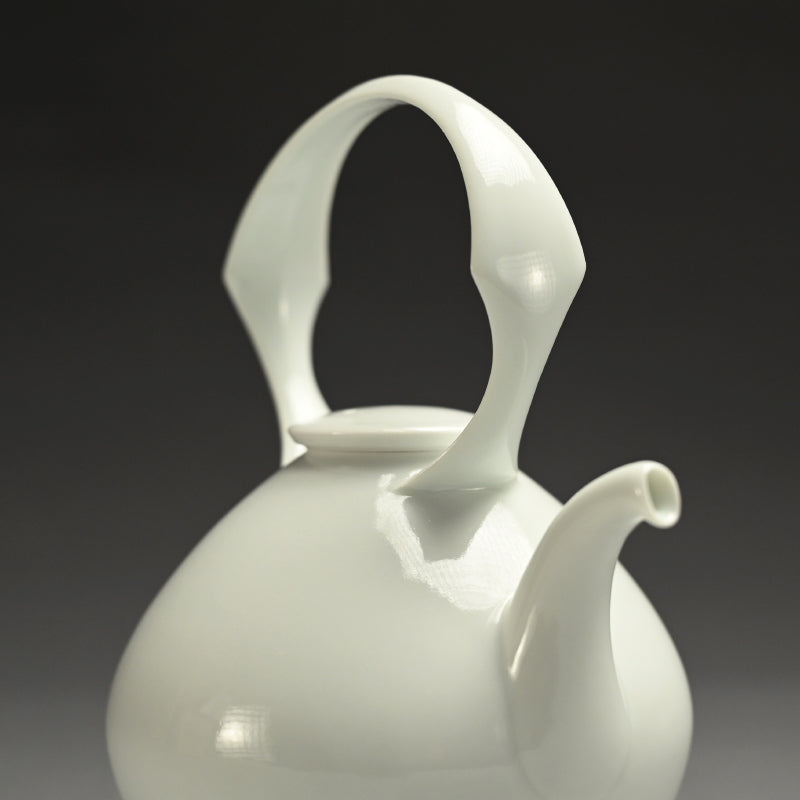 Exceptional Contemporary Porcelain Tea Pot ー宇佐美 賢祐 "土瓶”