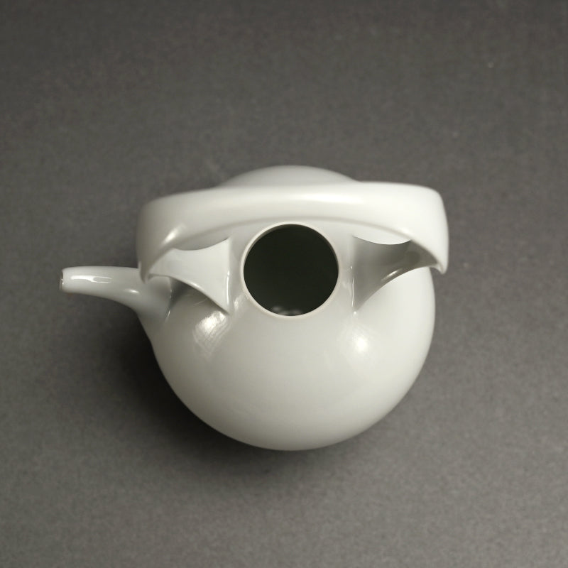 Exceptional Contemporary Porcelain Tea Pot ー宇佐美 賢祐 "土瓶”