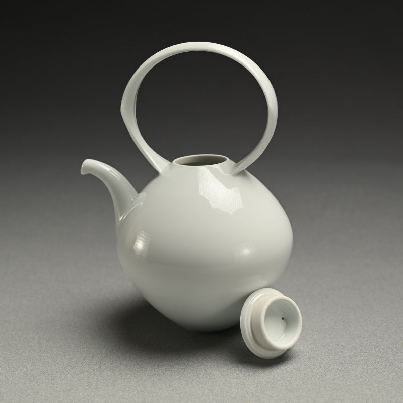 Exceptional Contemporary Porcelain Tea Pot ー宇佐美 賢祐 "土瓶”