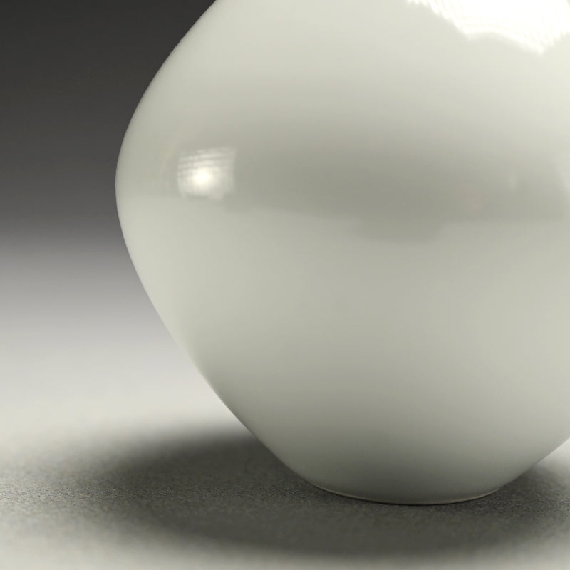 Exceptional Contemporary Porcelain Tea Pot ー宇佐美 賢祐 "土瓶”