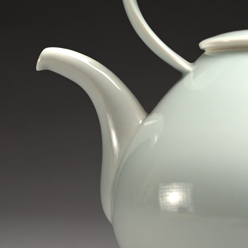 Fabulous Porcelain Dobin Teapot ー宇佐美 賢祐“土瓶”