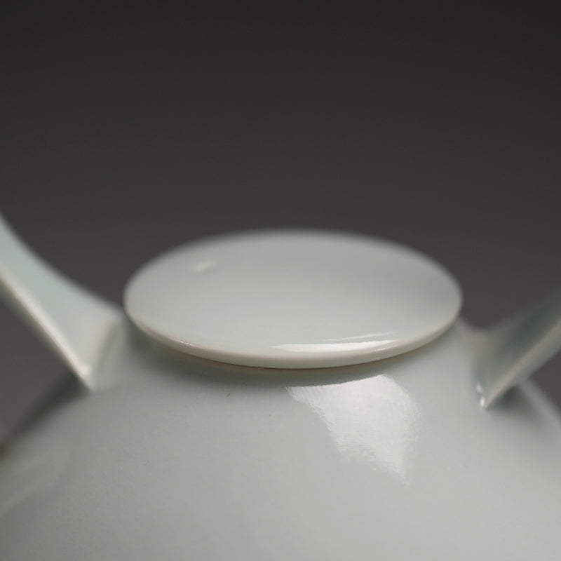 Fabulous Porcelain Dobin Teapot ー宇佐美 賢祐“土瓶”