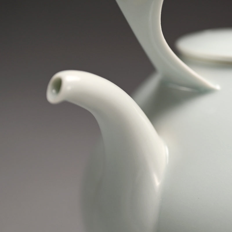 Fabulous Porcelain Dobin Teapot ー宇佐美 賢祐“土瓶”