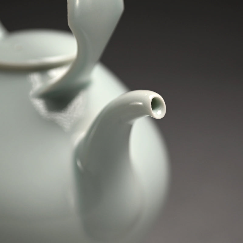 Fabulous Porcelain Dobin Teapot ー宇佐美 賢祐“土瓶”