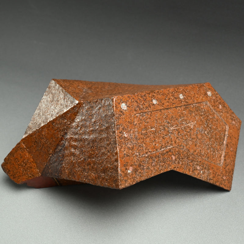 Sculptural Vase ー加藤 裕英 “立体志陶の作品 赤彩”